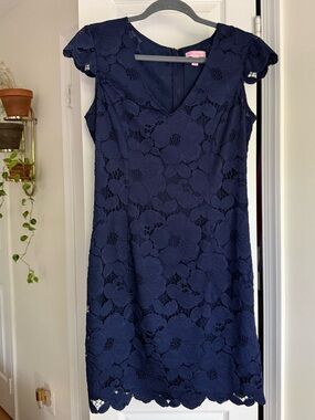 Lilly Pulitzer Dixie Navy Floral Lace Scallop Hem Shift Dress Cap Sleeve Size 8